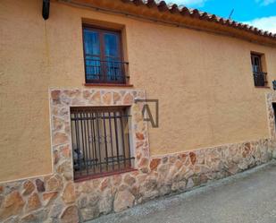 Vista exterior de Casa o xalet en venda en Villalpando amb Terrassa i Balcó