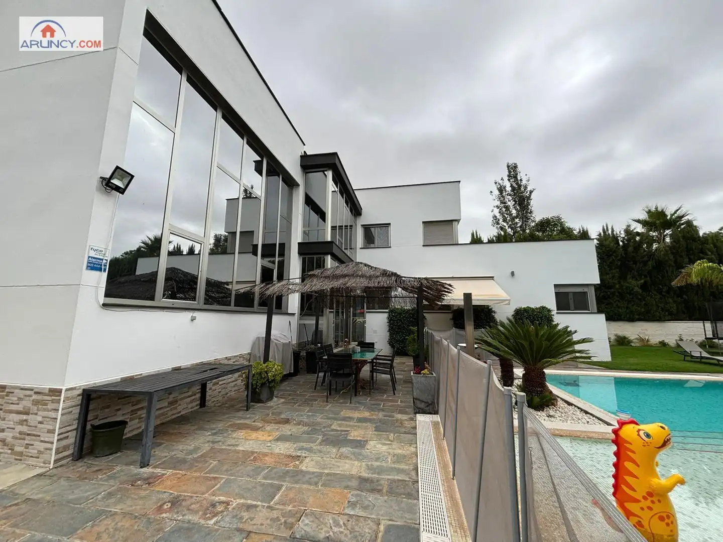 Terrassa de Casa o xalet de lloguer en Alcalá de Guadaira amb Aire condicionat, Jardí privat i Traster
