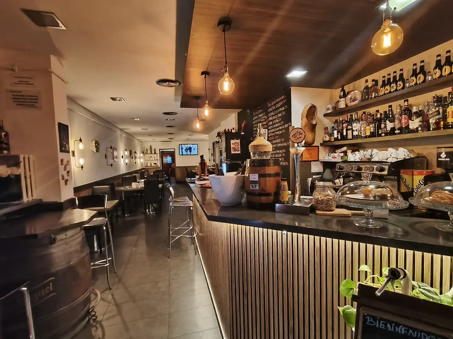 Local en traspaso en Barcelona con Aire acondicionado, Terraza y Amueblado