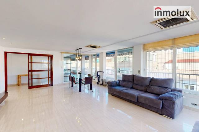 Ático en Venta en Calle Isabela Católica en Benalúa