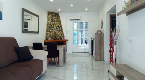 EN EXCLUSIVAEn la zona del Raval, tradicional y antiguo barrio de la ciudad a la falda de la montaña encontramos esta casa lista p