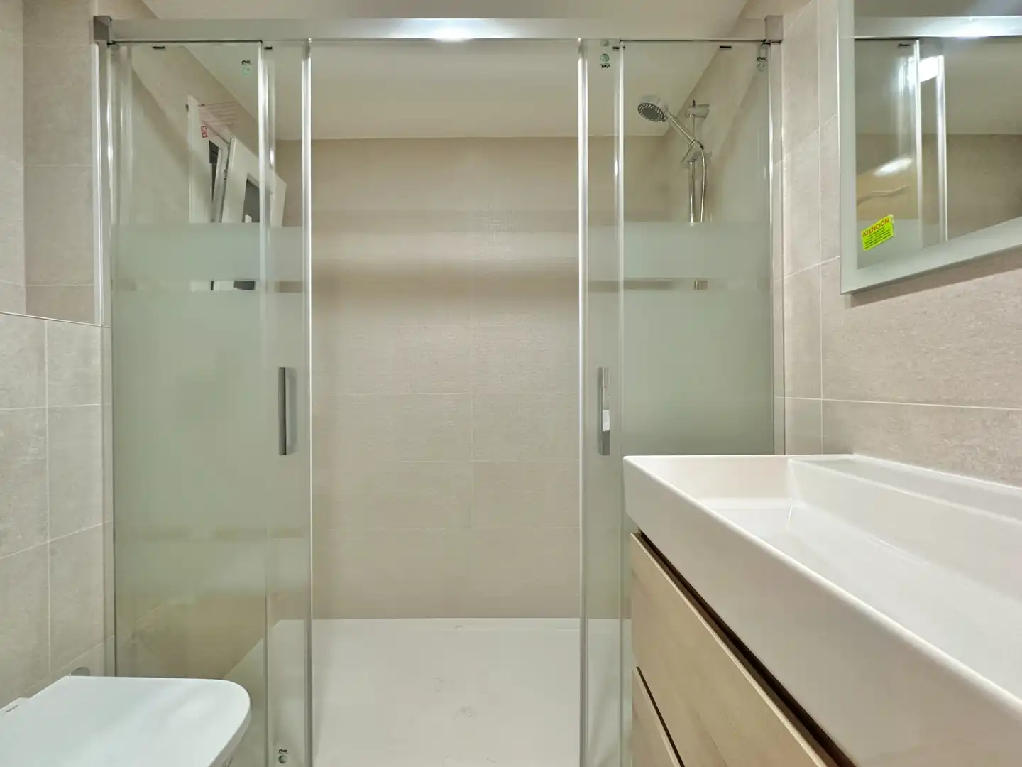 Baño de Ático en venta en Barcelona con Aire acondicionado, Calefacción y Terraza