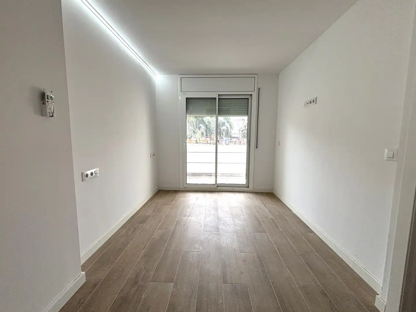Dormitori de Pis en venda en Girona amb Aire condicionat, Calefacció i Terrassa