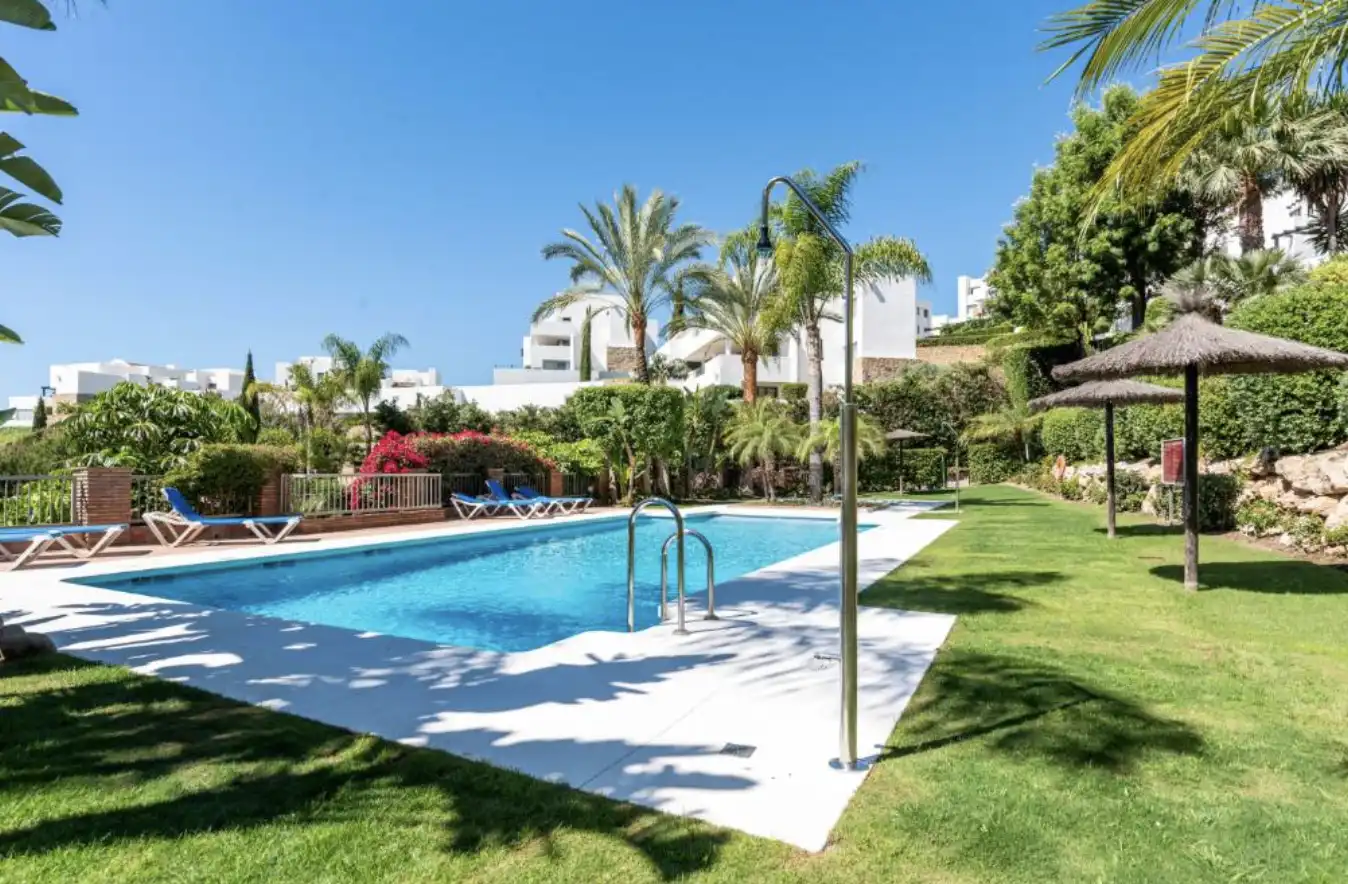 Jardí de Apartament de lloguer en Benahavís amb Aire condicionat, Calefacció i Terrassa
