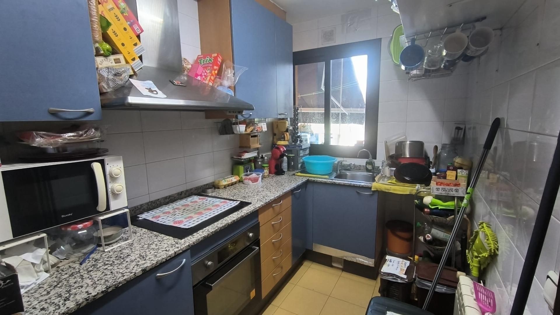 Cuina de Pis en venda en Manresa amb Calefacció i Terrassa