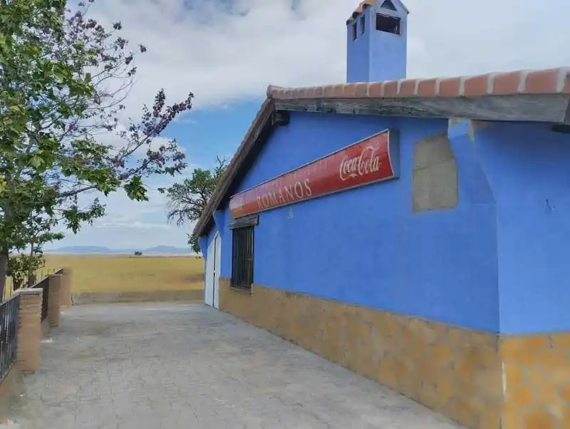 Local en venta en Romanos
