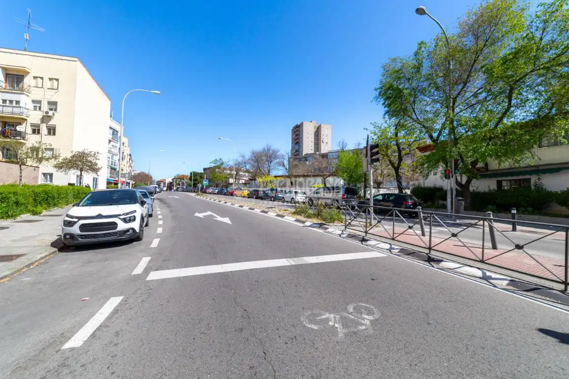 Vista exterior de Piso en venta en Madrid con Trastero