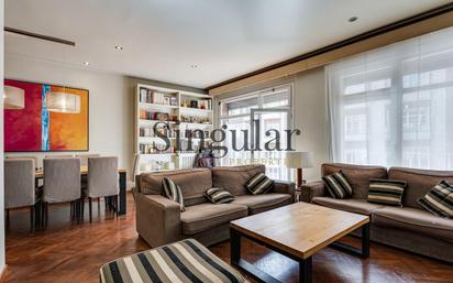 Living room of Flat for sale in  Barcelona Capital  with Air Conditioner, Heating and Terrace