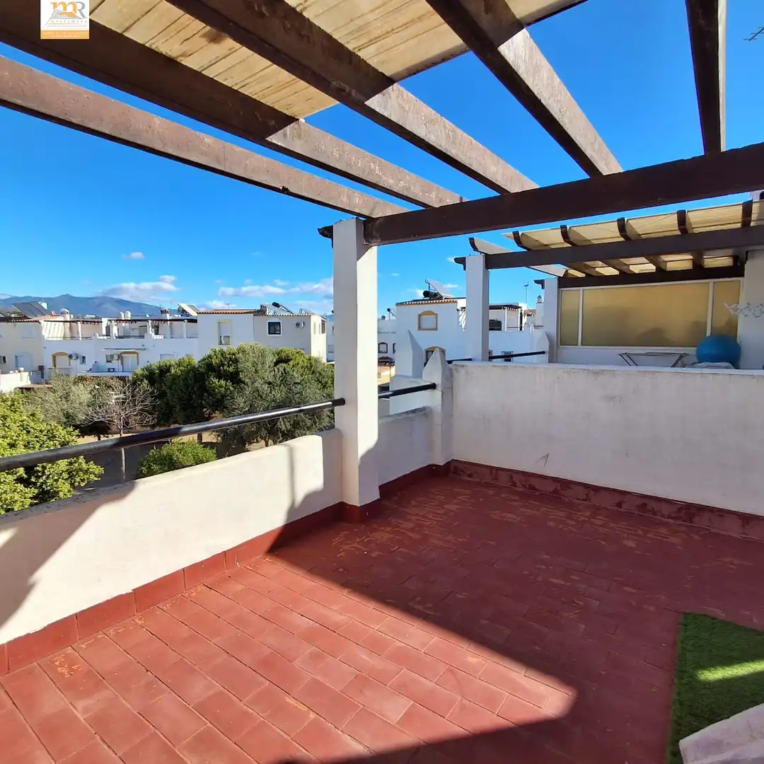 Terrassa de Casa adosada en venda en Estepona amb Jardí privat