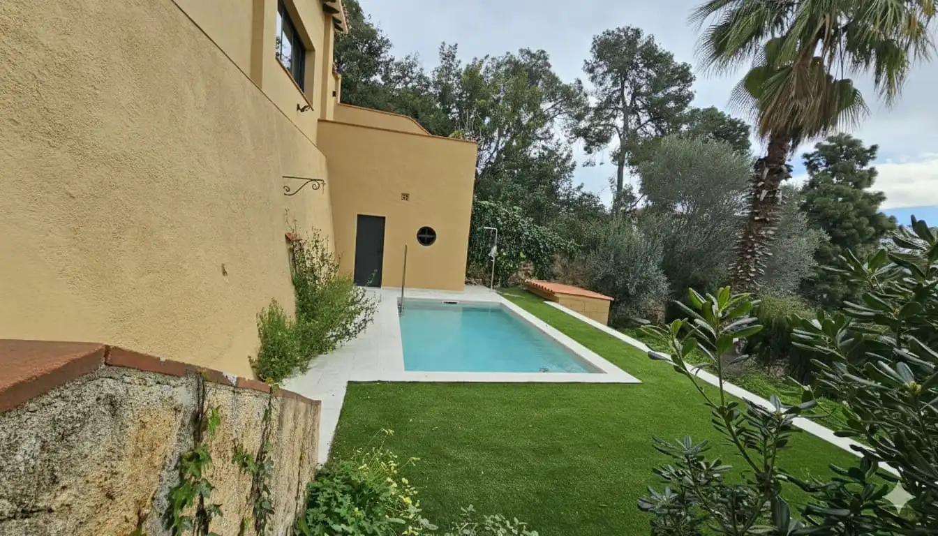 Jardín de Casa o chalet en venta en Barcelona con Aire acondicionado, Calefacción y Jardín privado