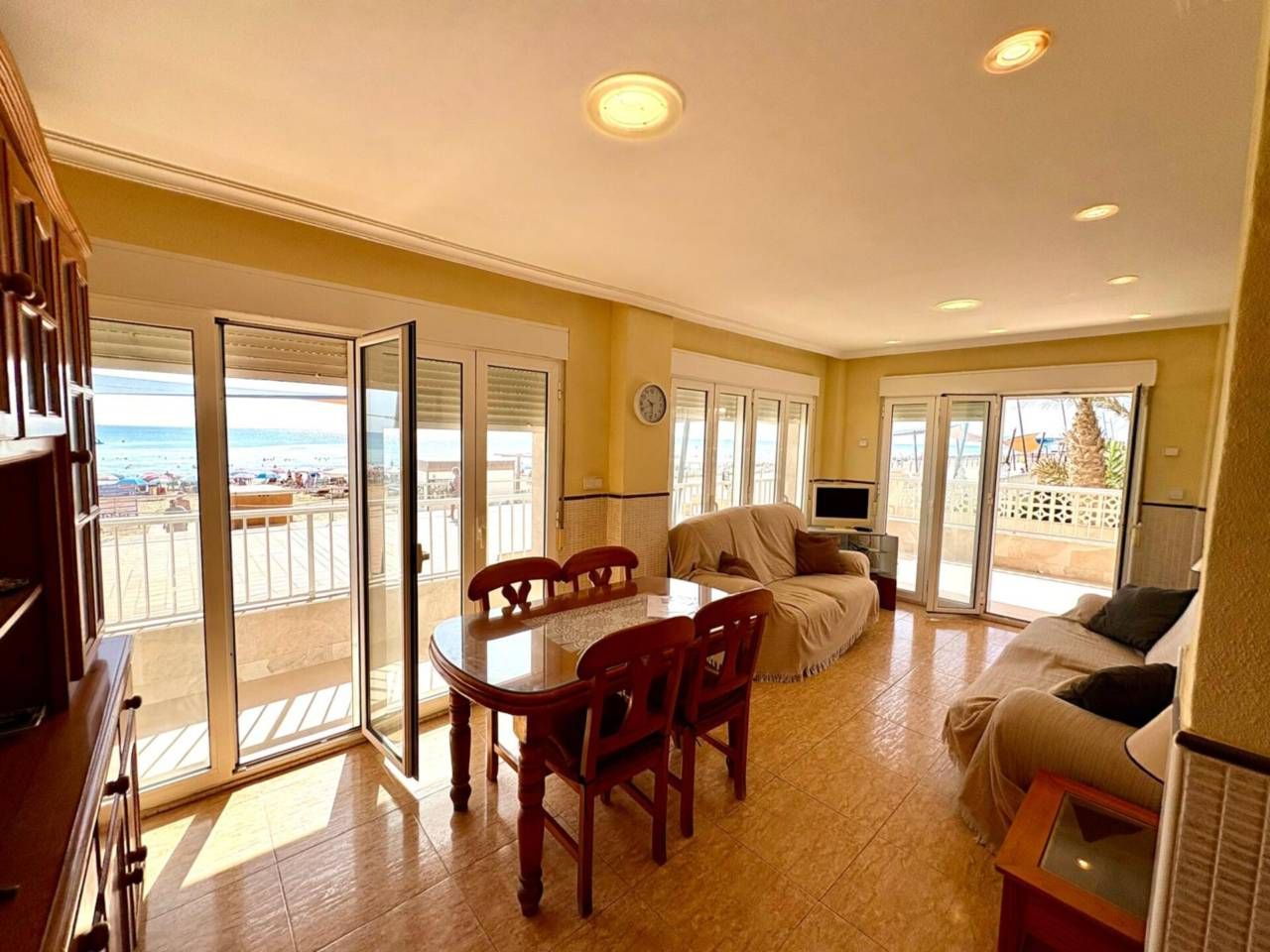 Living room of Flat for sale in Guardamar del Segura  with Terrace, Furnished and Balcony