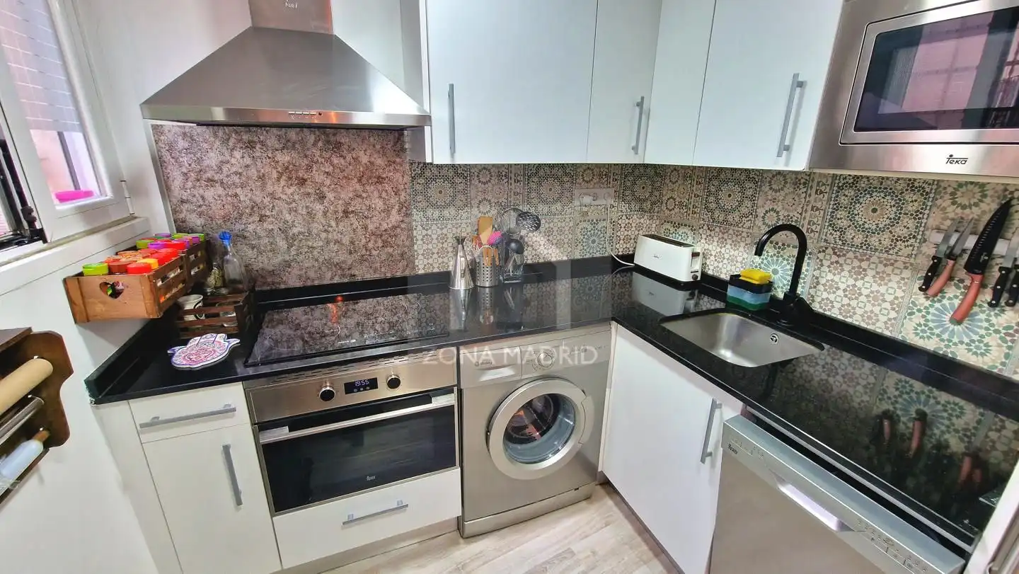 Flat for sale in Calle de San Raimundo, imagen 3