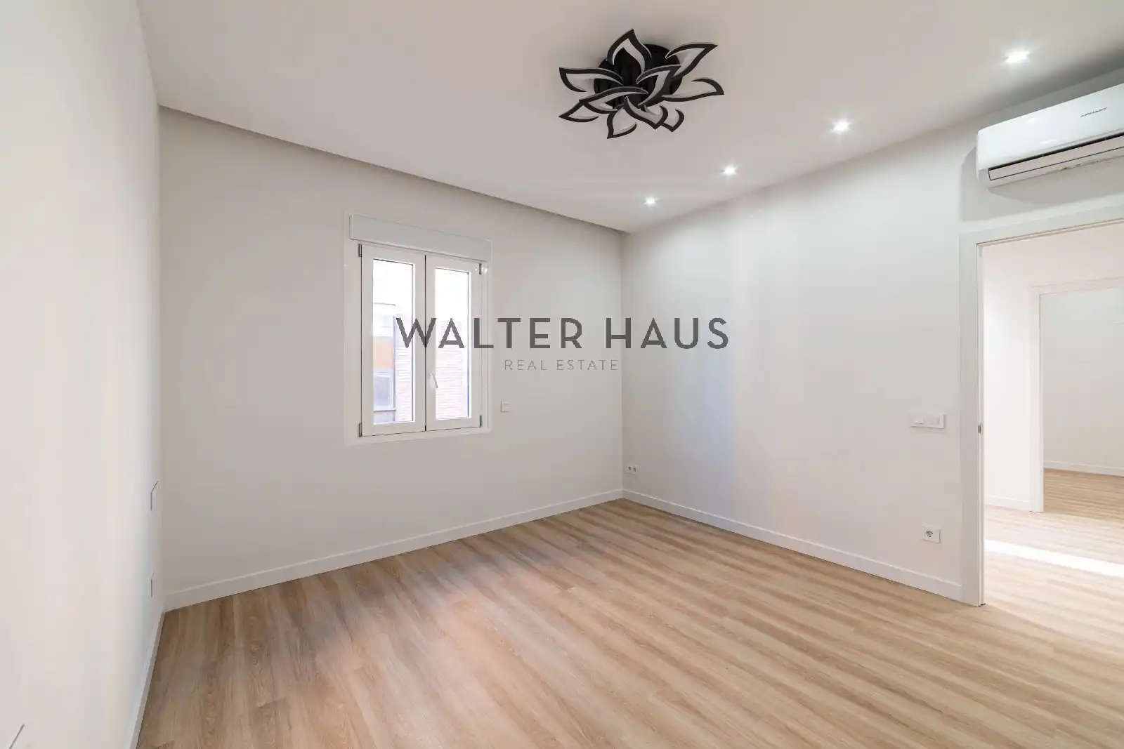 Flat for rent in Madrid  with Air Conditioner, Heating and Storage room