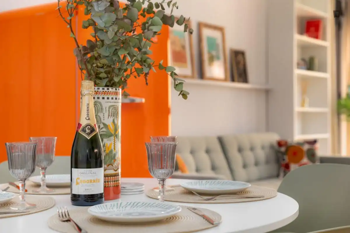 Menjador de Apartament de lloguer en Valencia amb Aire condicionat, Moblat i Forn