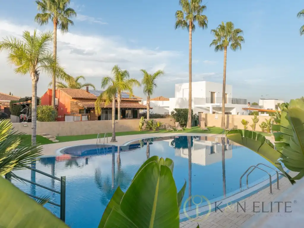 Piscina de Casa o xalet de lloguer en Riba-roja de Túria amb Terrassa i Piscina comunitària
