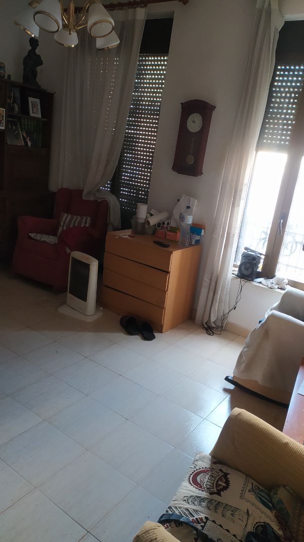Dormitori de Casa o xalet en venda en Burjassot