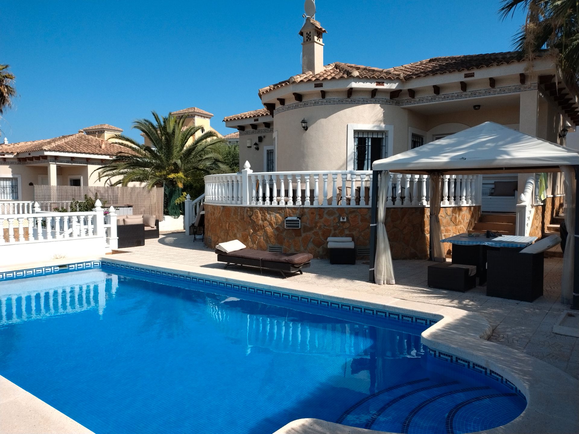 Piscina de Casa o xalet en venda en Bigastro amb Aire condicionat, Terrassa i Piscina