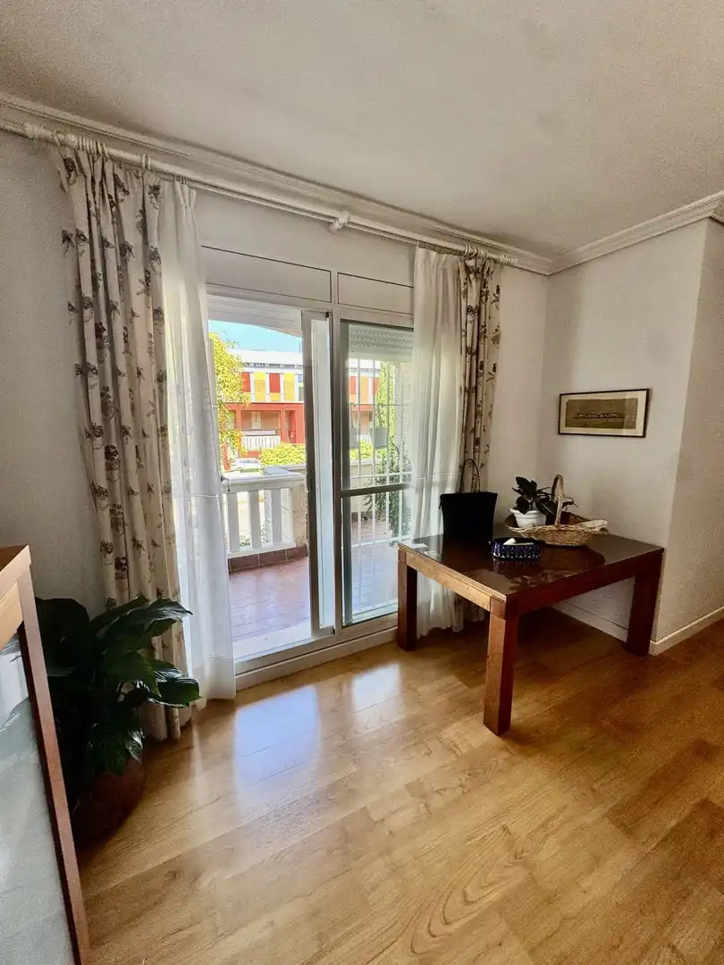 Terraza de Piso en venta en Tomares con Aire acondicionado, Calefacción y Terraza