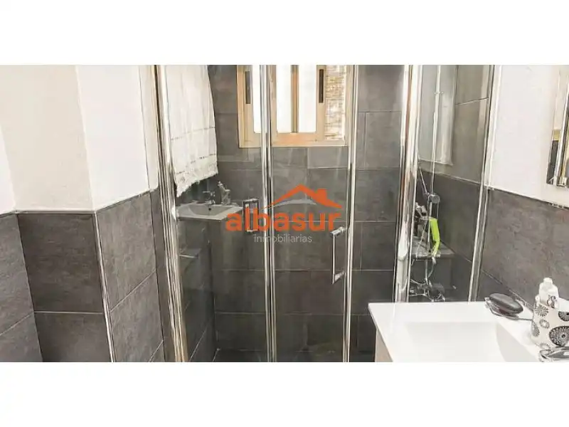 Bathroom of Flat for sale in Córdoba
