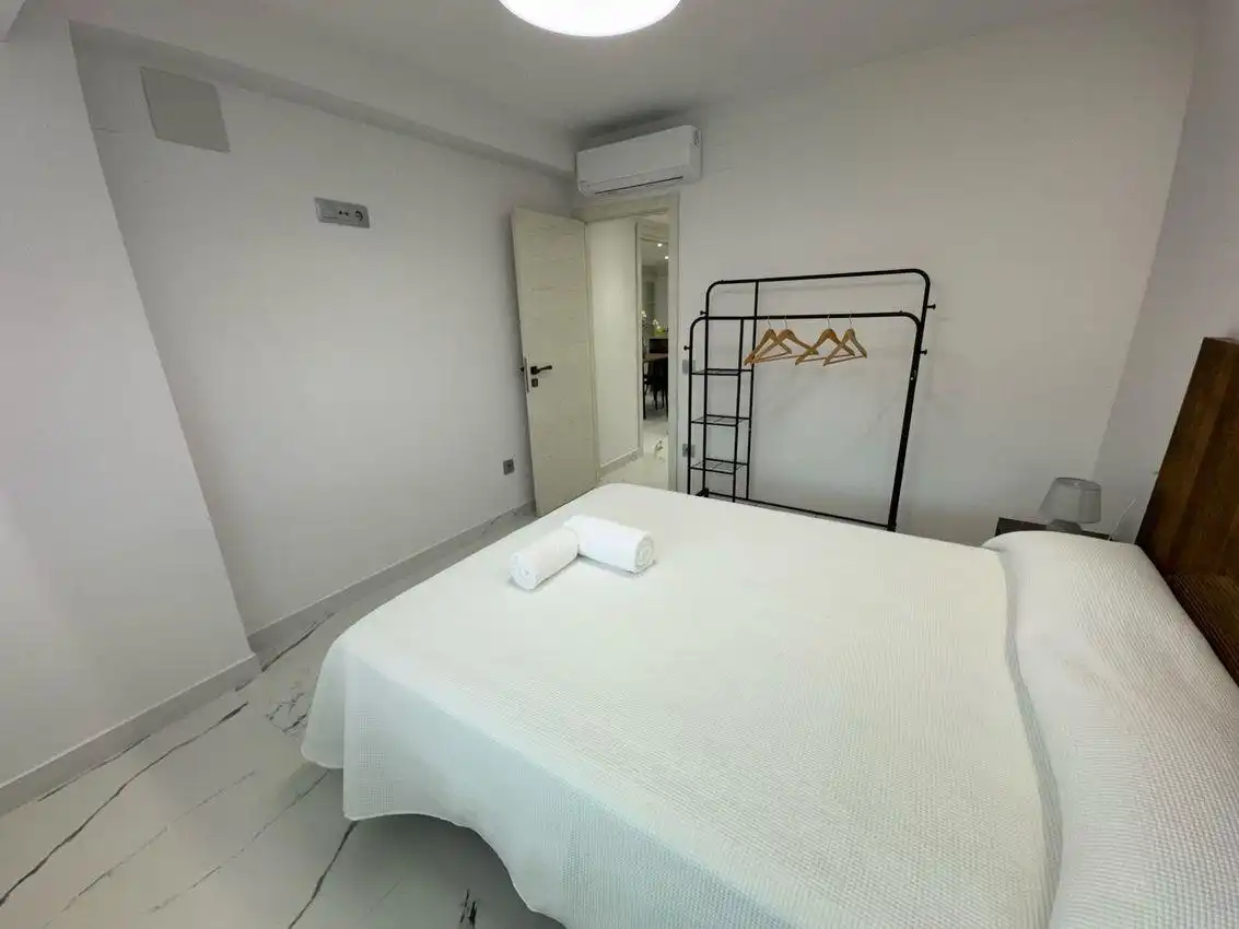 Bedroom of Flat for sale in Córdoba  with Air Conditioner, Terrace and Furnished