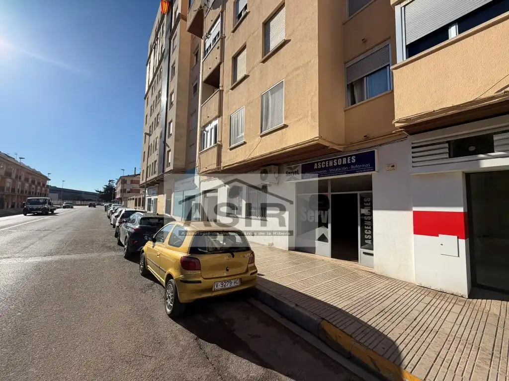 Local comercial en venda a Avenida Mestra Josefina Fernandez, imagen 3