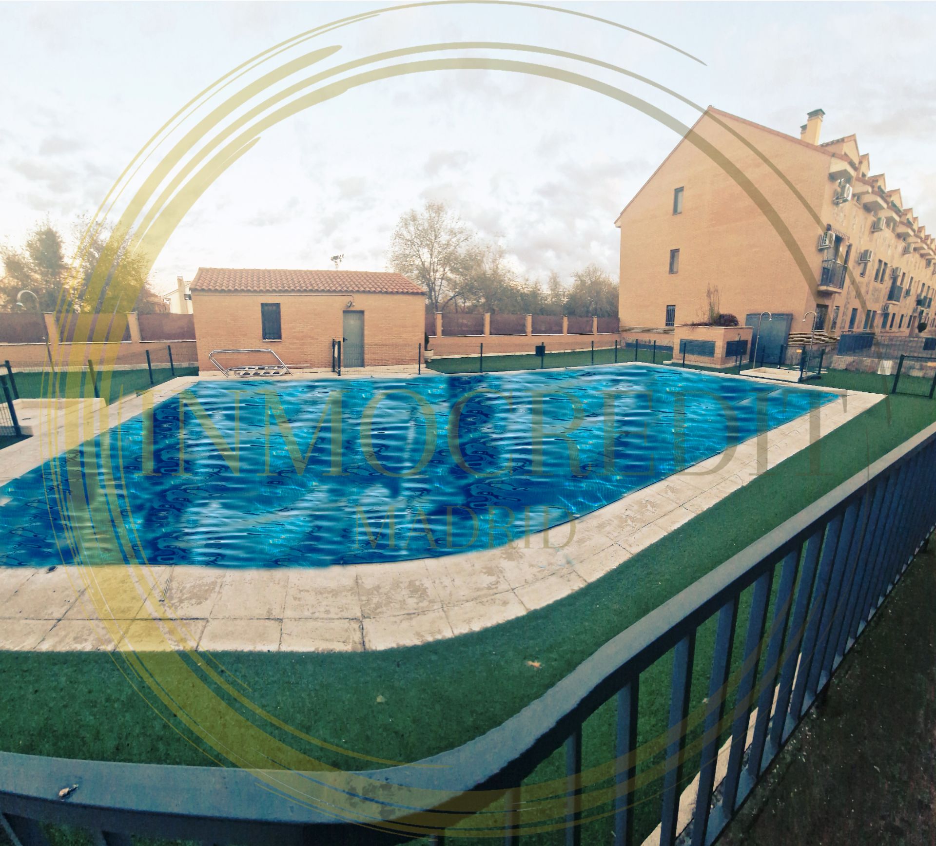 Piscina de Pis en venda en Fuenlabrada amb Calefacció, Parquet i Traster