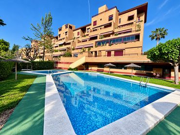 Piso con piscina en venta en Carrer Escultor José Gutierrez 17