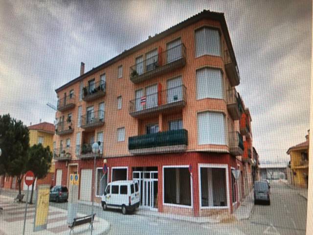 Local comercial en Alquiler en Carrer Vint-i-quatre en Camarles