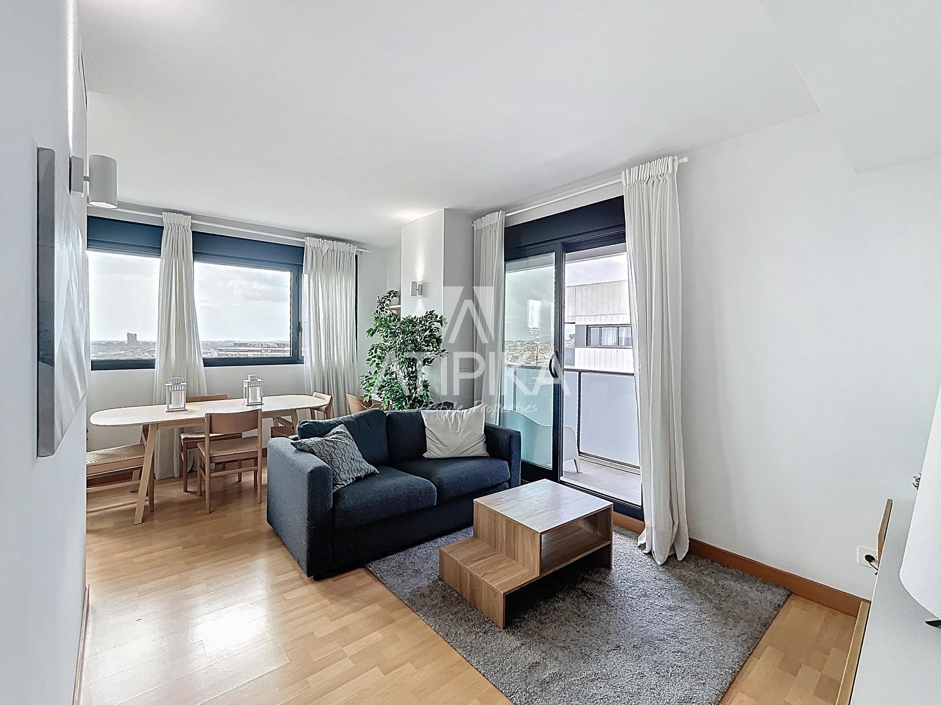 Sala de estar de Piso en venta en  Barcelona Capital con Aire acondicionado, Parquet y Terraza