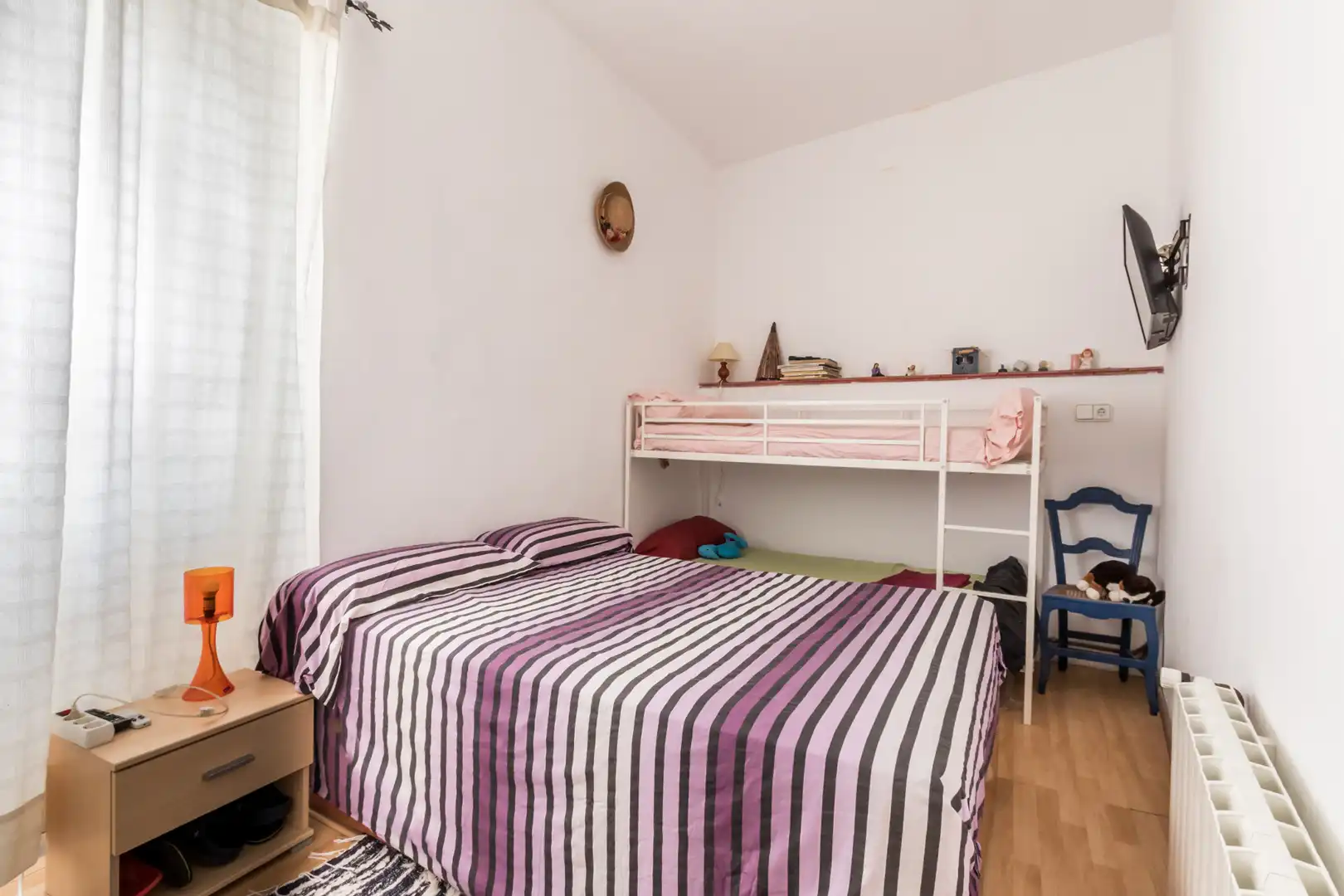 Schlafzimmer von Einfamilien-Reihenhaus zum Verkauf in Cadaqués mit Klimaanlage und Heizung