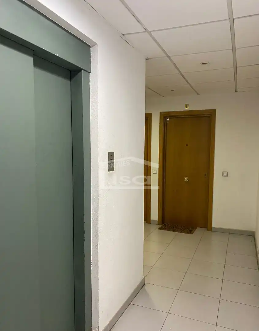 Commercial properties for sale in Barcelona  with Air Conditioner