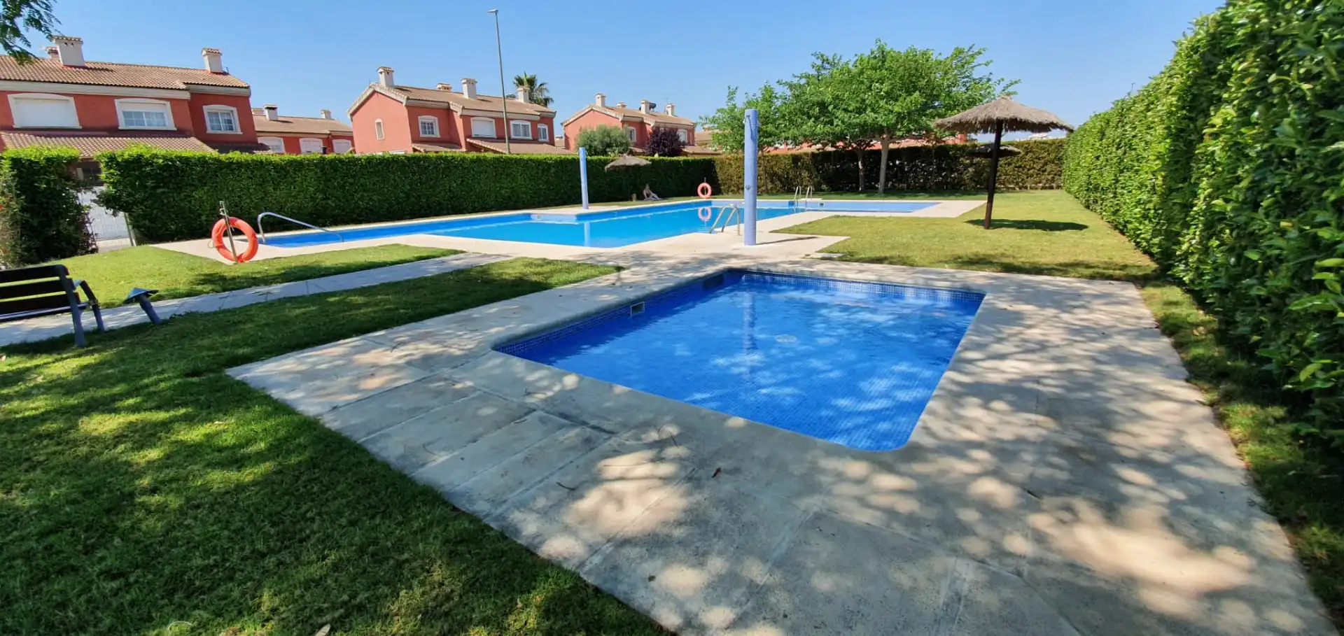 Piscina de Casa adosada en venta en La Pobla de Vallbona con Aire acondicionado, Calefacción y Jardín privado