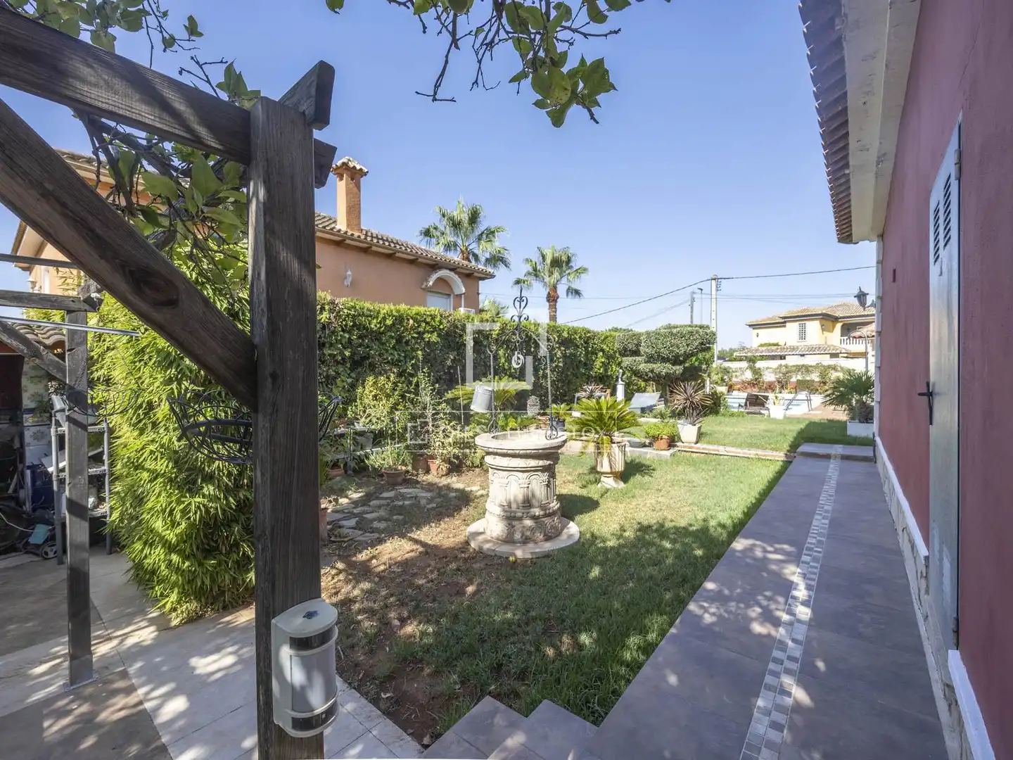 Garden of Houses for sale in La Pobla de Vallbona  with Air Conditioner, Heating and Private garden