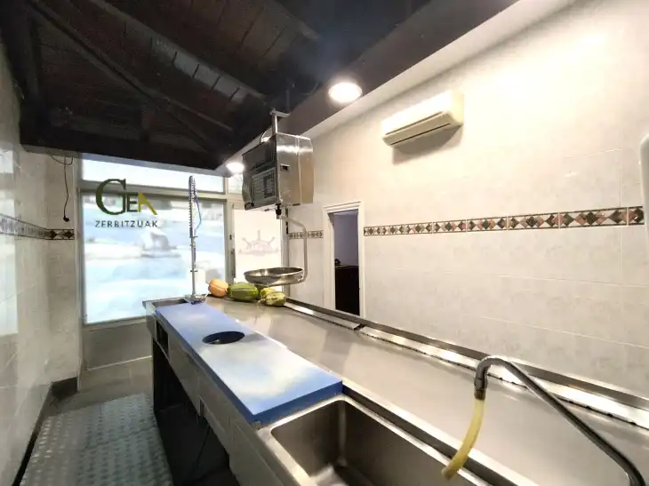 Locale commerciale in vendita a Villabona, imagen 5