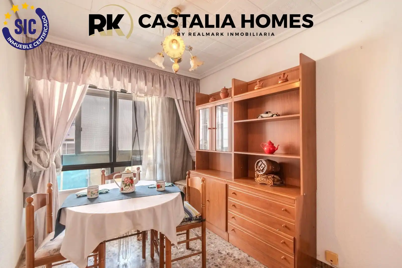 Comedor de Piso en venta en Castellón de la Plana / Castelló de la Plana con Amueblado y Balcón