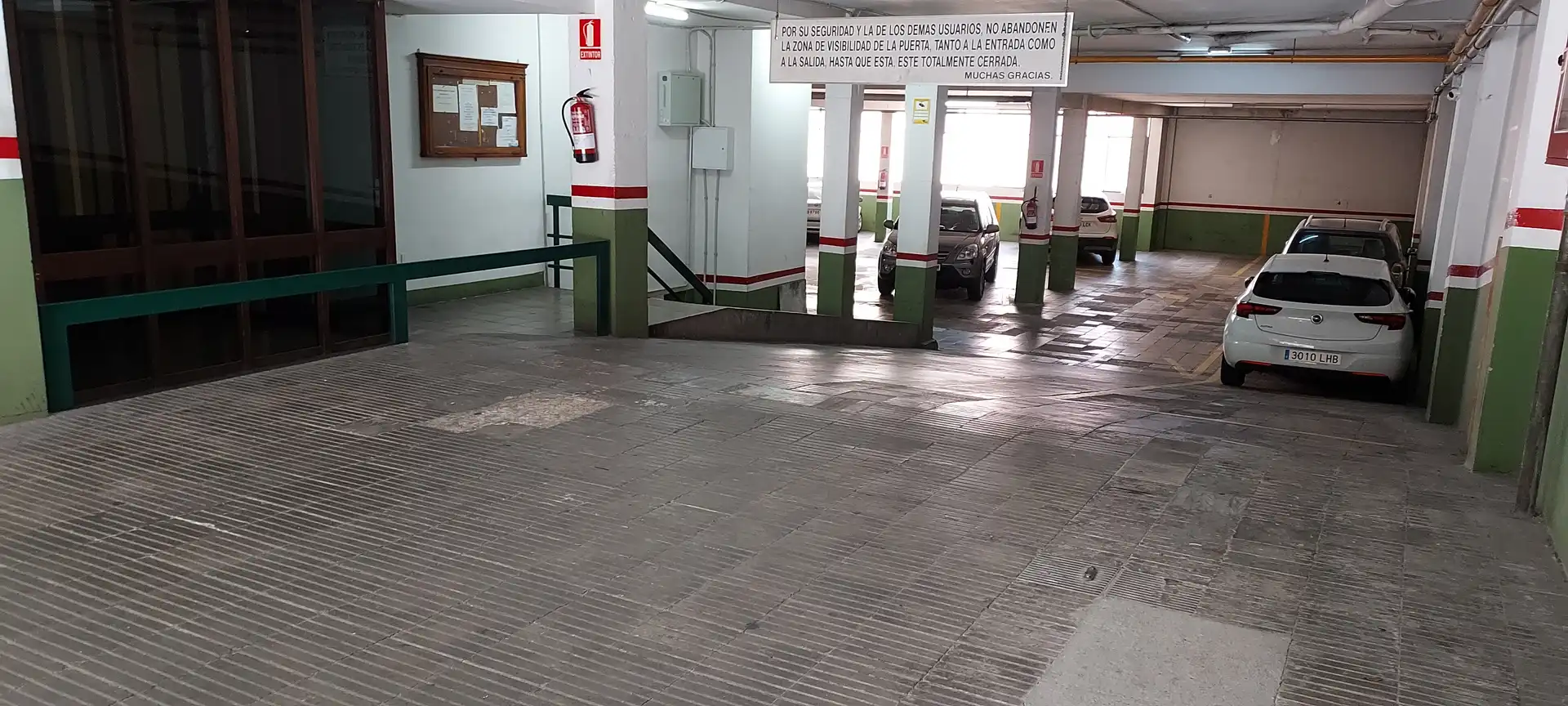 Individual with lift for sale in Carrer de Portolà 22, imagen 4