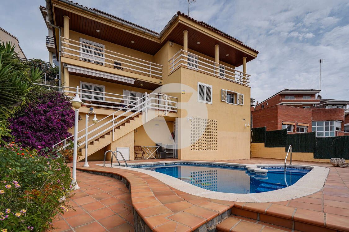 Vista exterior de Casa o chalet en venta en Viladecans con Aire acondicionado, Calefacción y Terraza
