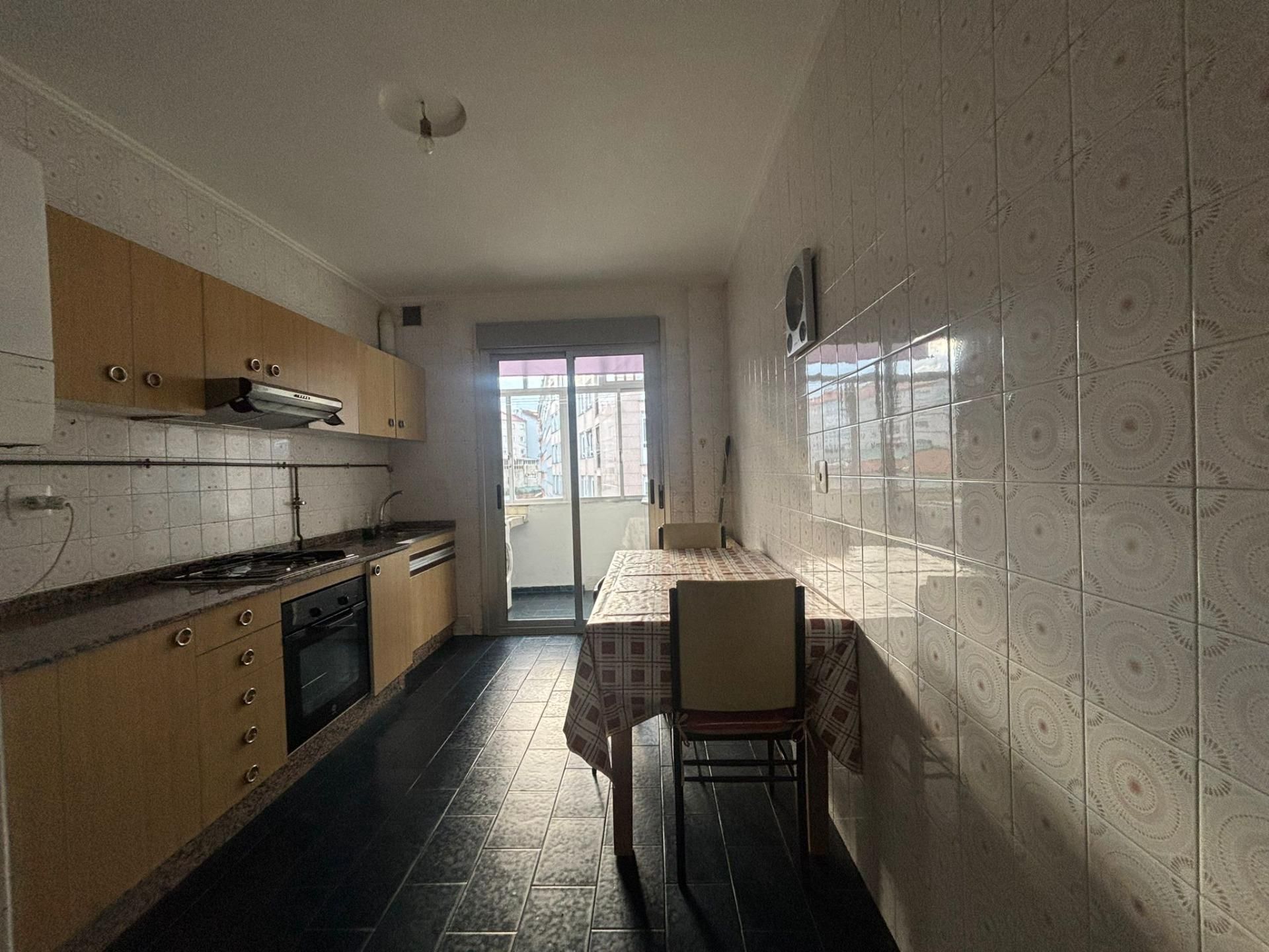 Cuina de Pis de lloguer en Ourense Capital  amb Calefacció