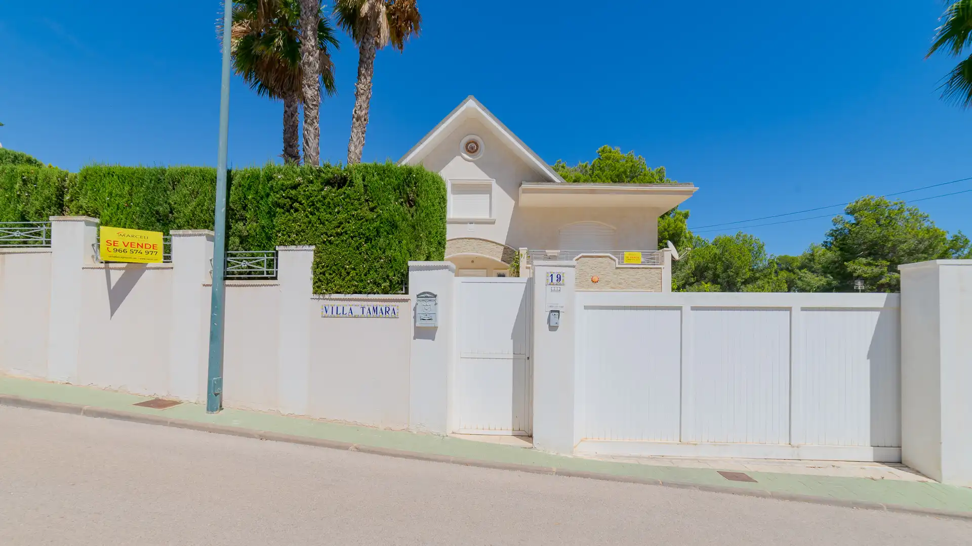 Vista exterior de Casa o chalet en venta en Pilar de la Horadada con Aire acondicionado, Calefacción y Jardín privado