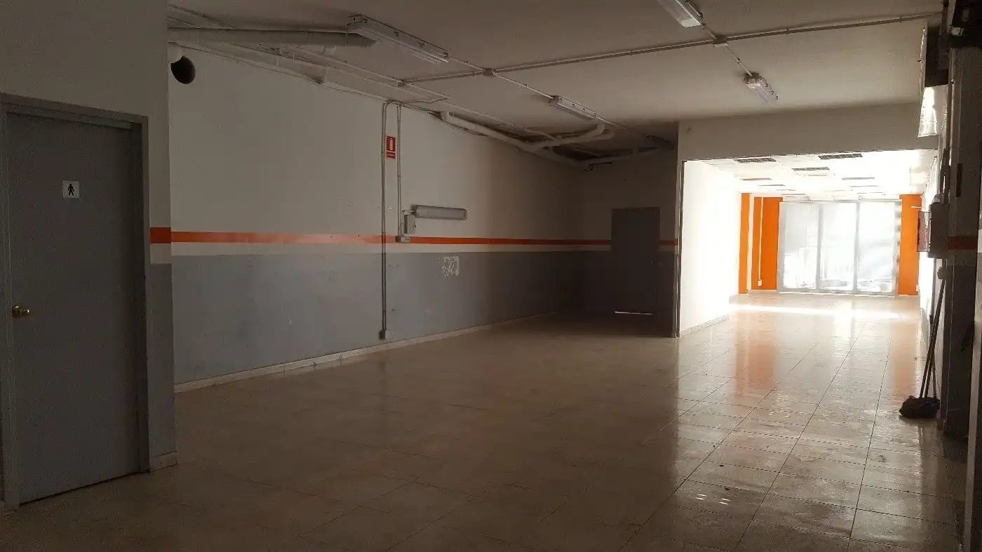 Local de alquiler en Avinguda de la Generalitat, 6, Vilallonga del Camp