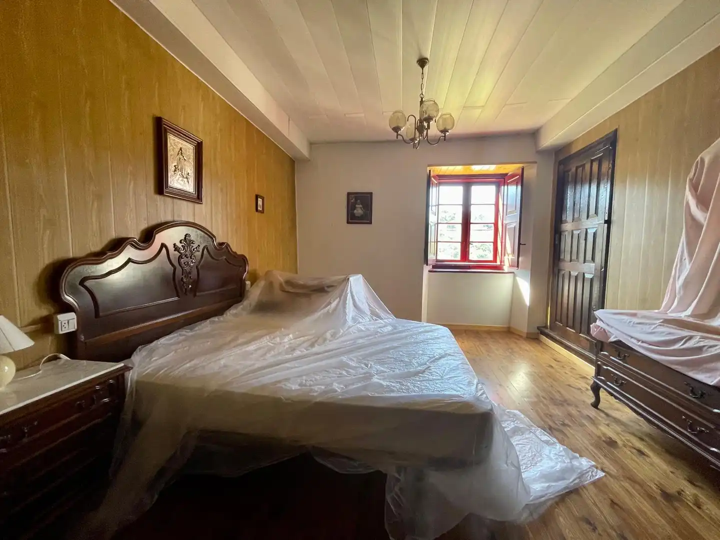Dormitori de Casa o xalet en venda en Cervantes amb Jardí privat, Parquet i Moblat