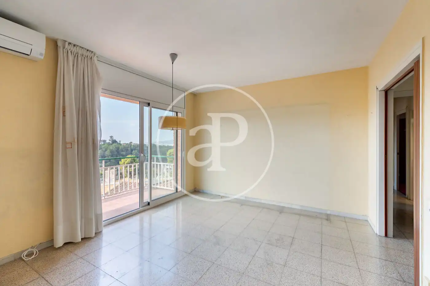 Habitación de Piso en venta en Sant Just Desvern con Aire acondicionado, Calefacción y Jardín privado