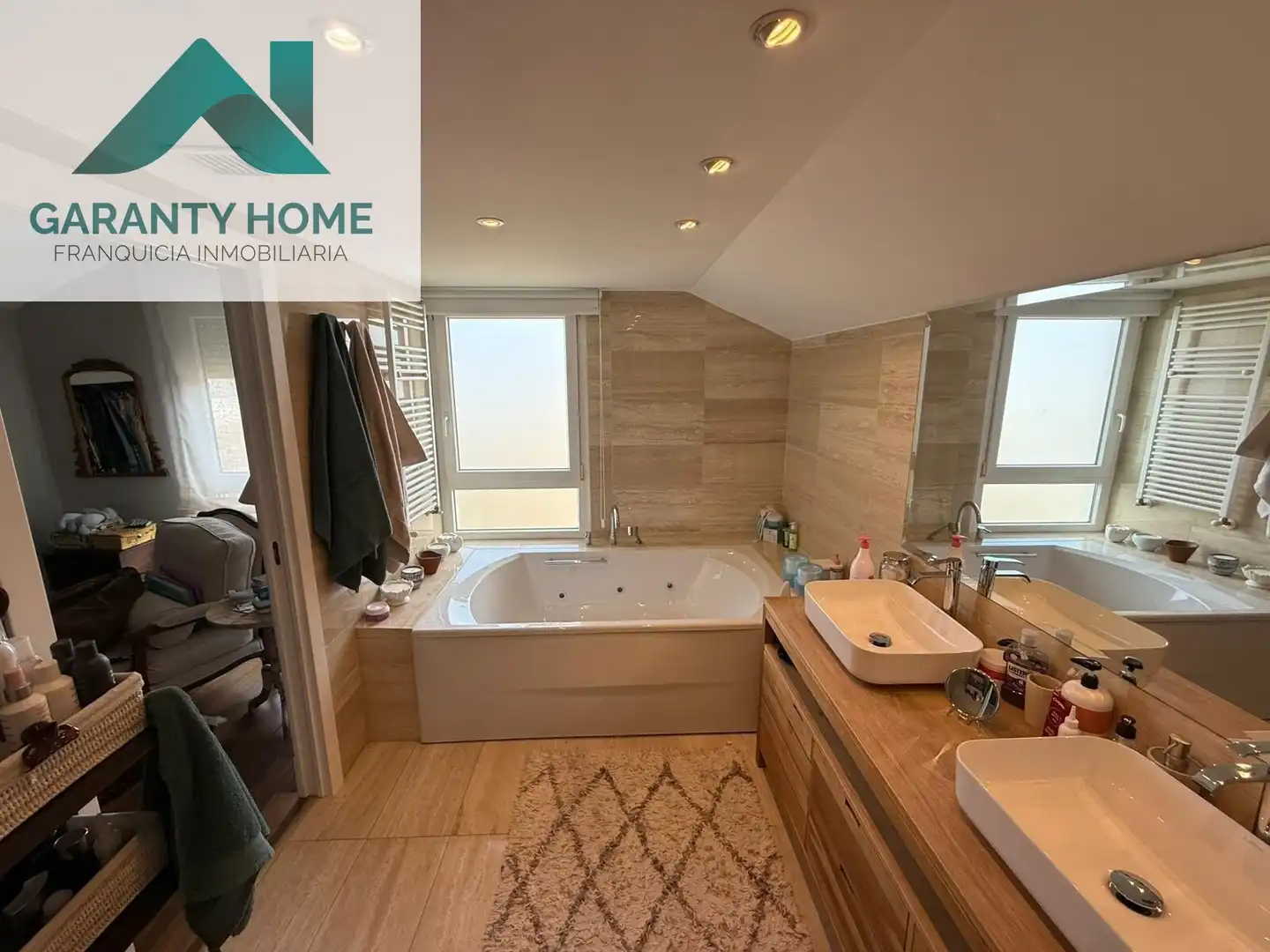 Baño de Casa adosada en venta en Layos con Aire acondicionado, Calefacción y Jardín privado