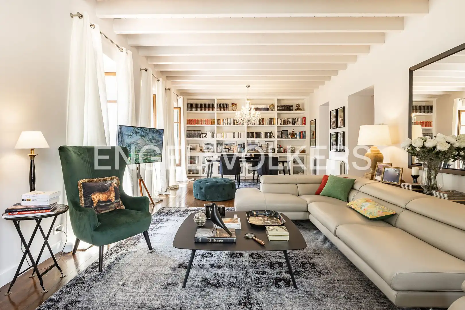 Sala d'estar de Àtic en venda en Camprodon amb Calefacció, Jardí privat i Parquet