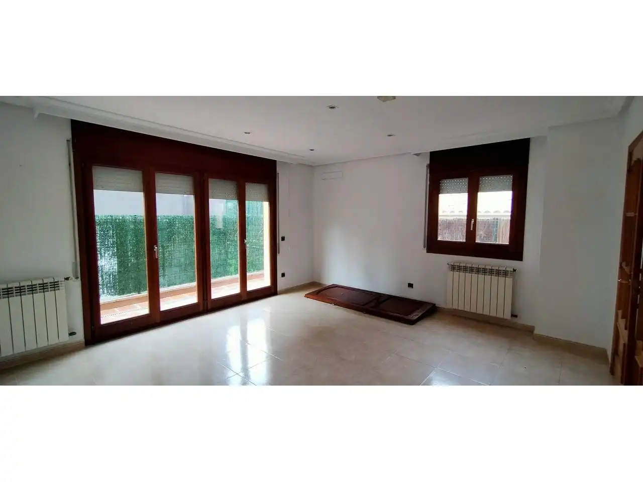 Sala de estar de Casa o chalet en venta en Olot con Calefacción y Jardín privado