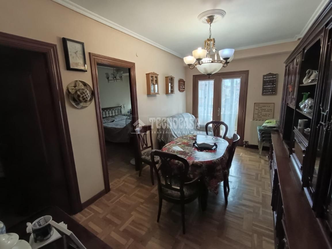 Dining room of Flat for sale in Valladolid Capital  with Heating, Parquet flooring and Terrace