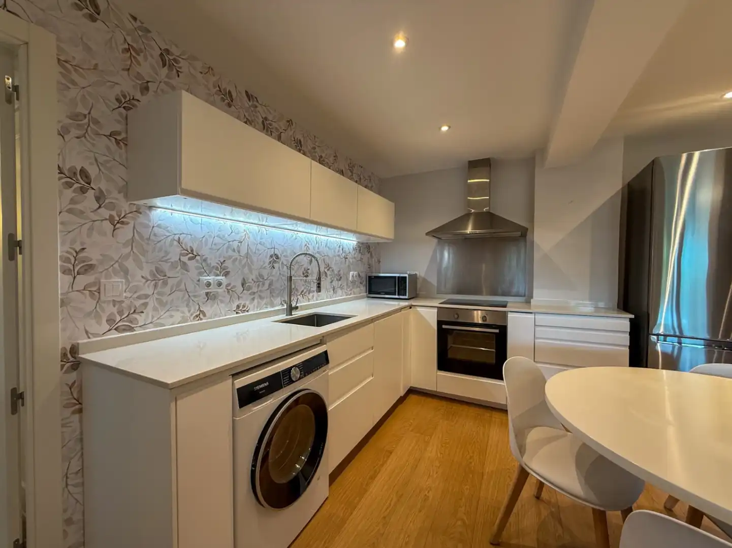 Kitchen of Flat for rent in Madrid  with Air Conditioner, Heating and Terrace