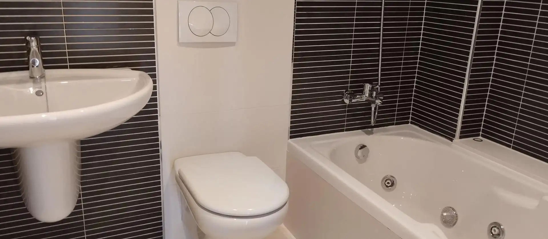 Baño de Piso en venta en Pego con Aire acondicionado, Terraza y Piscina comunitaria