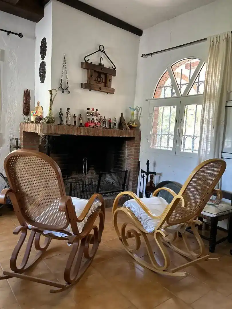 Sala d'estar de Finca rústica en venda en Puebla de Sancho Pérez amb Piscina i Moblat