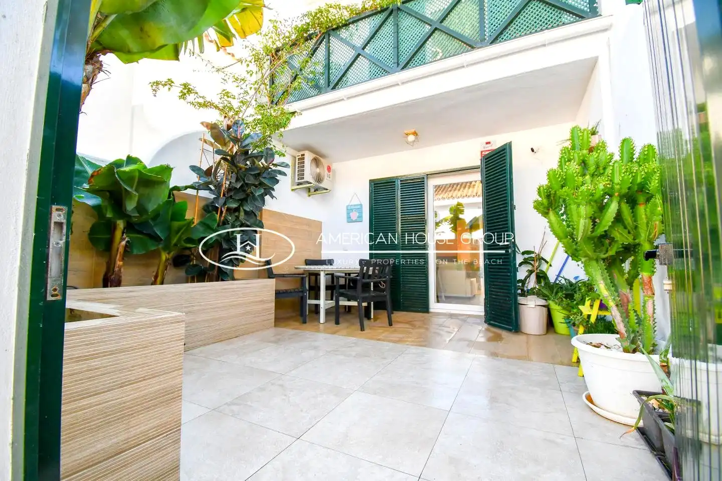 Terrassa de Casa o xalet en venda en Chiclana de la Frontera amb Aire condicionat, Jardí privat i Terrassa